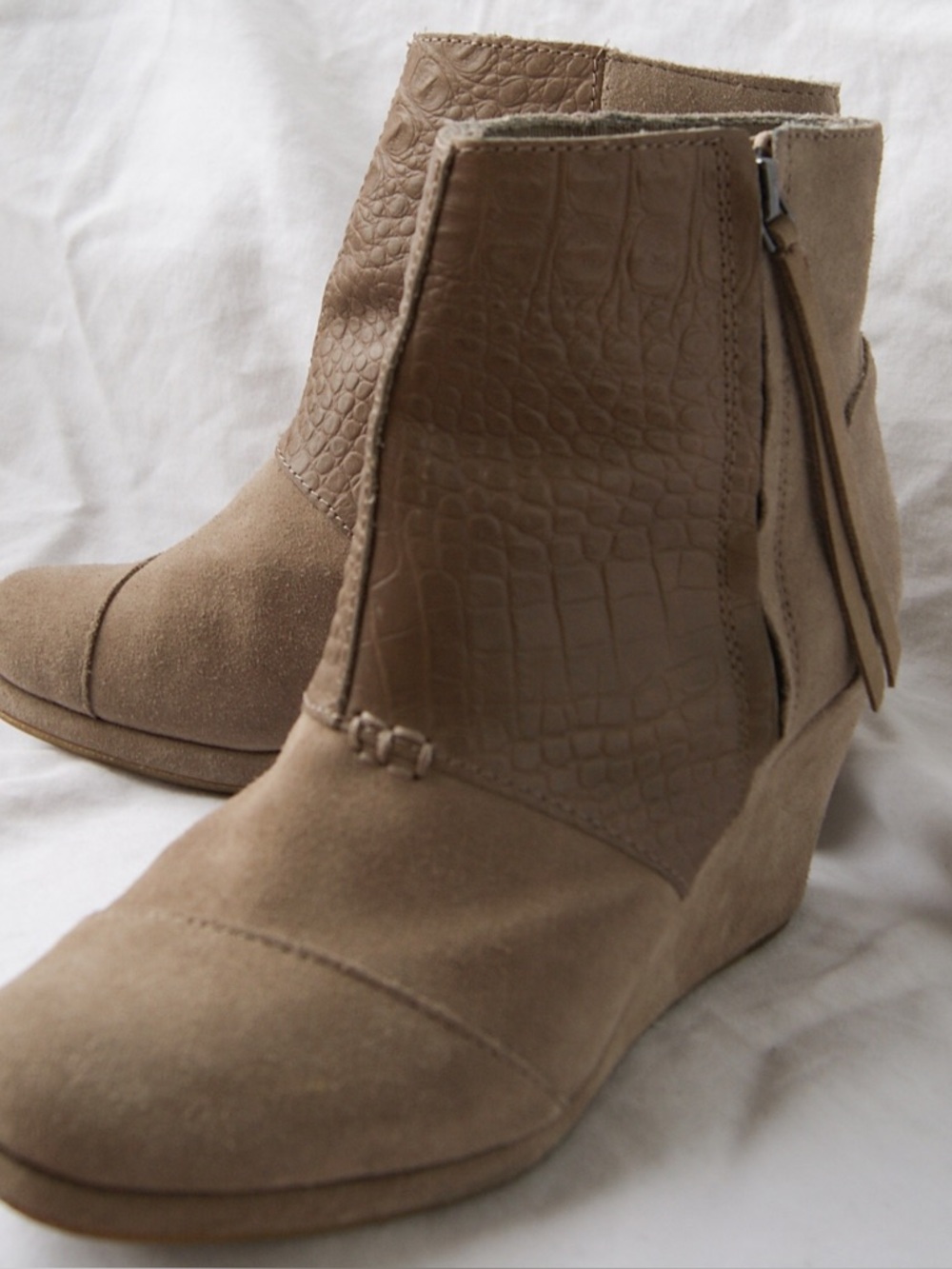 TOMs Women’s Taupe Suede Wedge Ankle Boots